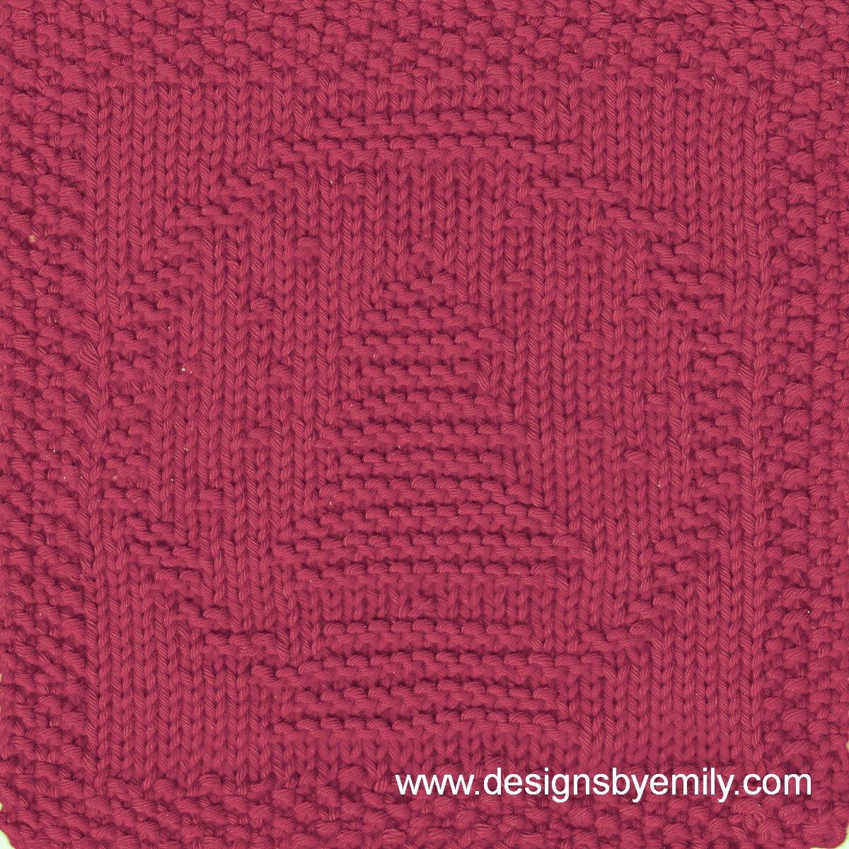 christmas-tree-snow-globe-dark-red