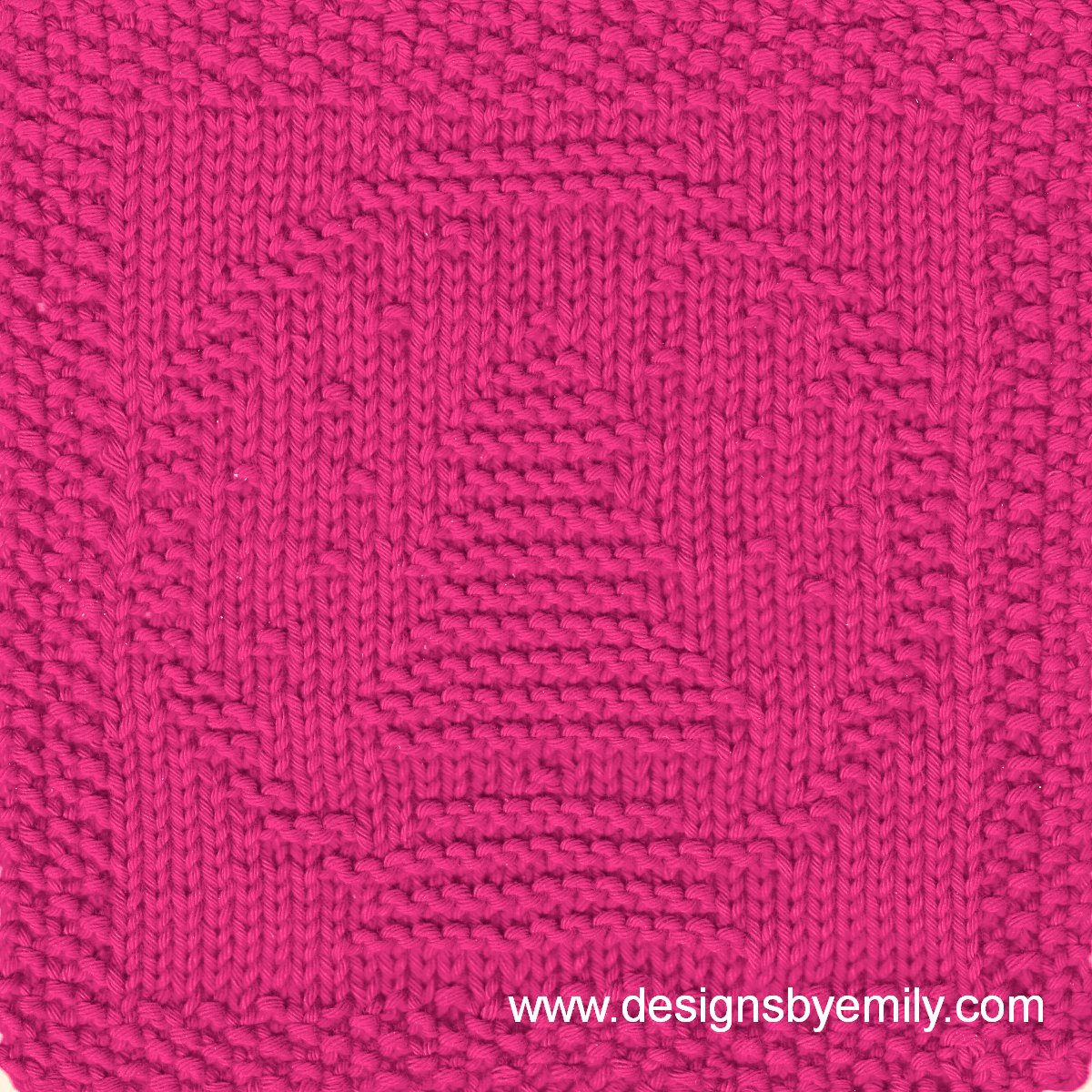 christmas-tree-snow-globe-red